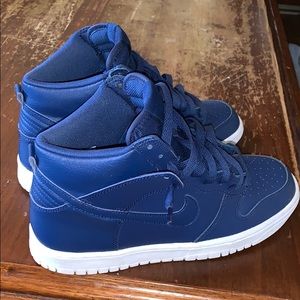 Size 7 Navy Blue Nike’s